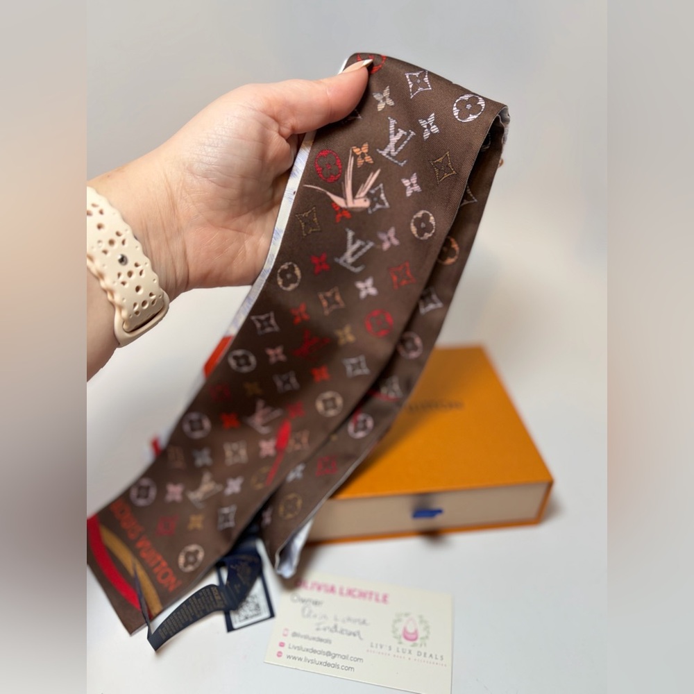 SOLD Louis Vuitton Up and Away BB Bandeau 100% Silk Spring-Summer 2023 NWOT - Picture 10 of 15